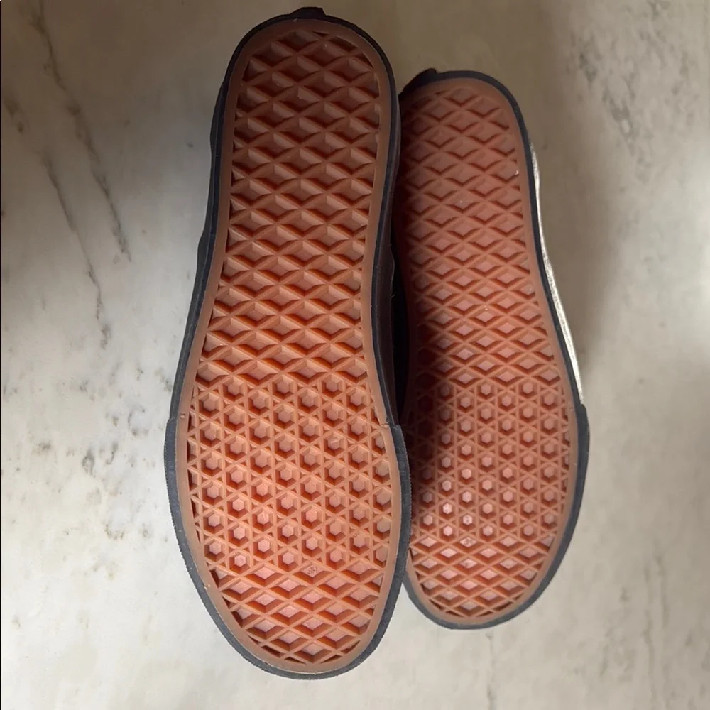 Vans Women's Black Slip-On Shoes - Picture 6 of 7